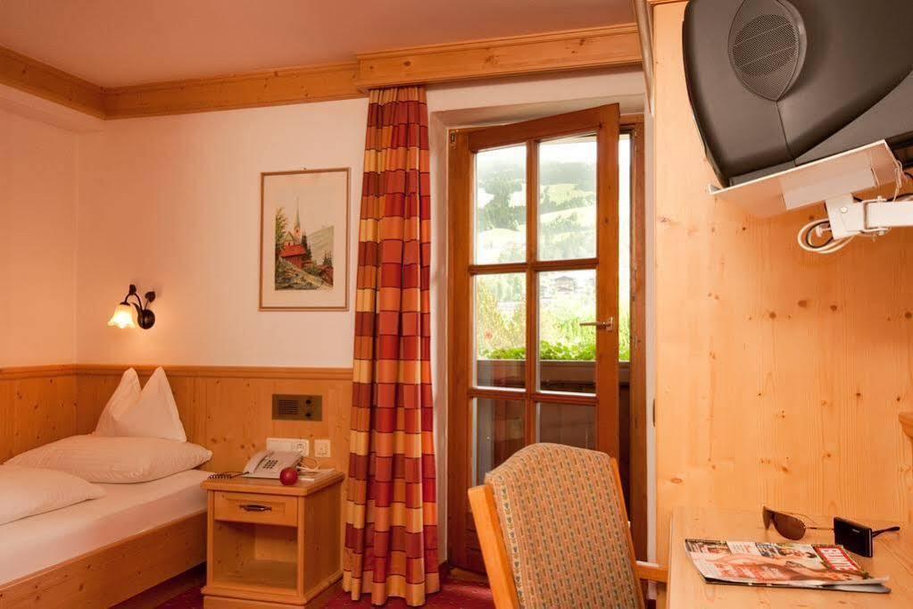 Hotel Kirchenwirt Kirchberg in Tirol Exterior foto
